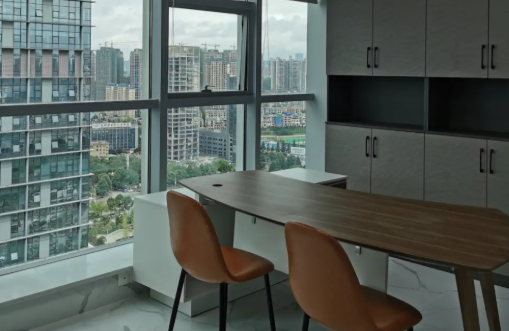 青島嶗山區供應鏈管理公司300平辦公室裝飾設計效果圖